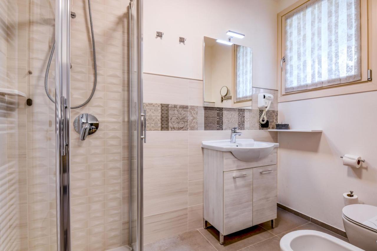 Garda Diamant Bed and Breakfast Ντεζεντσάνο ντελ Γκάρντα Εξωτερικό φωτογραφία