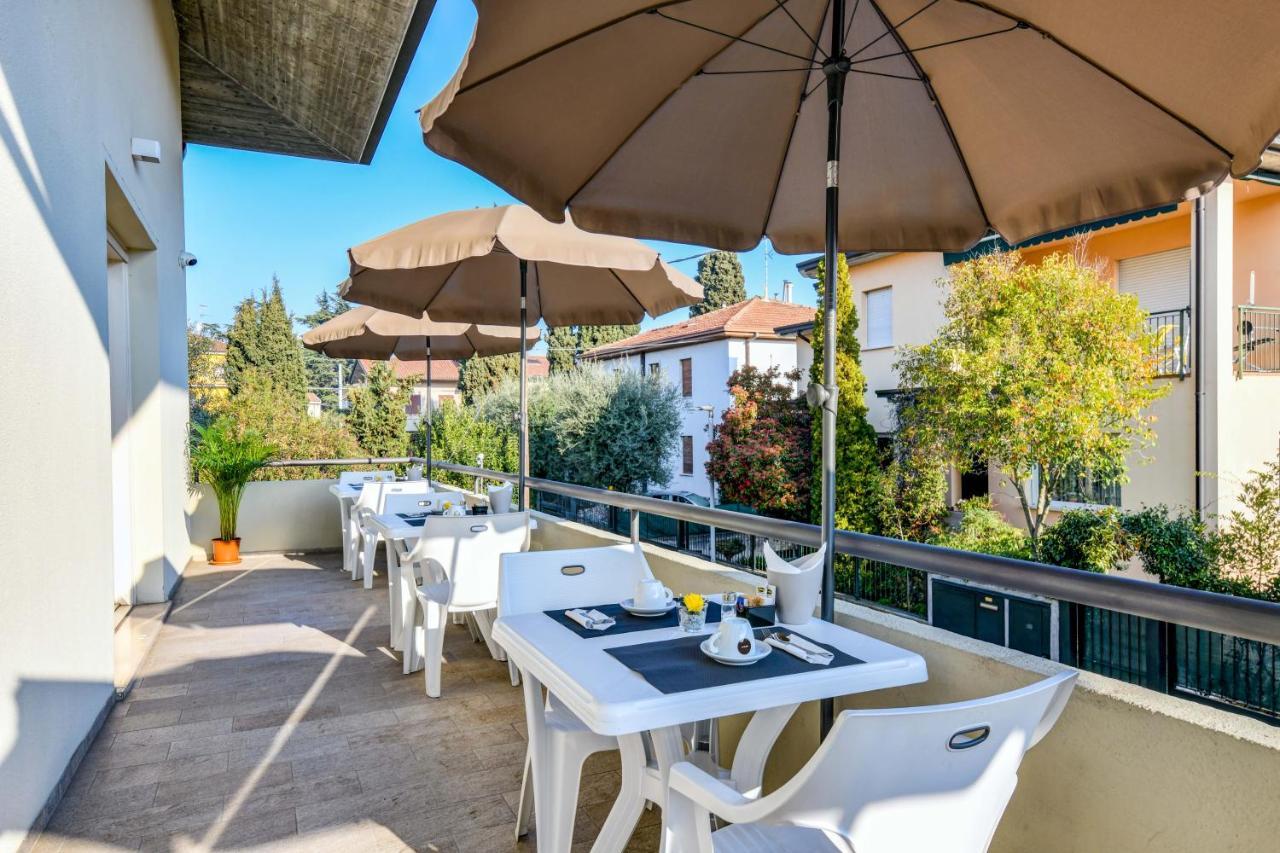 Garda Diamant Bed and Breakfast Ντεζεντσάνο ντελ Γκάρντα Εξωτερικό φωτογραφία